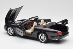 Jaguar XKR X100 Cabriolet Gris Maisto 1:18 50331 Métal Moulé — image 5 sur 8
