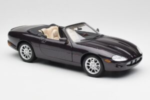 Jaguar XKR X100 Cabriolet Gris Maisto 1:18 50331 Métal Moulé — image 6 sur 8