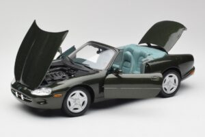 Jaguar XKR X100 Cabriolet Vert Maisto 1:18 37800-M1 Métal Moulé — image 2 sur 8