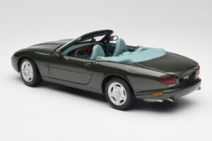 Jaguar XKR X100 Cabriolet Vert Maisto 1:18 37800-M1 Métal Moulé — image 7 sur 8