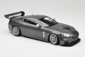 Jaguar XKR GT3 Grey Metallic Minichamps 1:18 150081390 Métal Moulé — image 4 sur 6