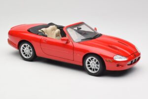 Jaguar XKR X100 Rouge Maisto 1:18 50330 Métal Moulé — image 6 sur 8
