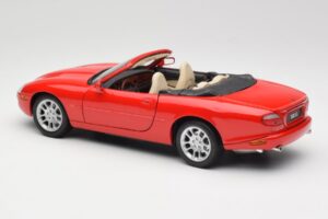 Jaguar XKR X100 Rouge Maisto 1:18 50330 Métal Moulé — image 7 sur 8