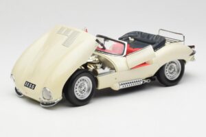Jaguar XKSS Crème AUTOart 1:18 73512 Métal Moulé — image 2 sur 8