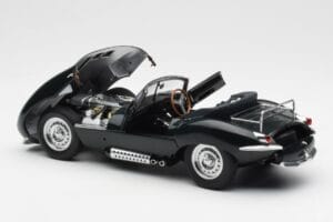 Jaguar XKSS Steve McQueen Personal Car AUTOart 1:18 73526 Métal Moulé — image 5 sur 8