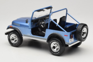 Jeep CJ-7 Laredo Bleu MCG 1:18 MCG18553 Métal Moulé — image 5 sur 6