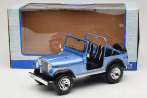 Jeep CJ-7 Laredo Bleu MCG 1:18 MCG18553 Métal Moulé — image 6 sur 6