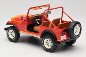 Jeep CJ-7 Renegade Rouge MCG 1:18 MCG18110 Métal Moulé — image 5 sur 6