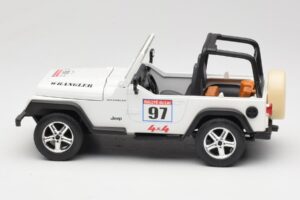 Jeep Wrangler Rallye #97 Beige Solido 1:18 9012 Métal Moulé — image 3 sur 6