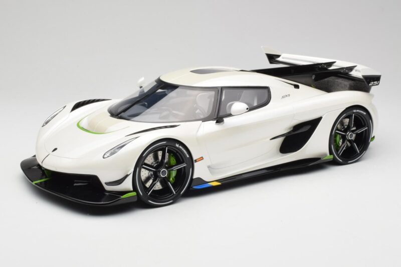 Koenigsegg Jesko Attack Crystal White Pearl GT Spirit 1:12 GT501 Résine
