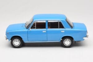 Lada 1200 2101 Bleu IXO 1:18 18CMC204OP Métal Moulé — image 4 sur 8
