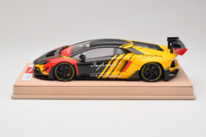 Lamborghini Aventador Liberty Walk Infinite Noir Jaune Timothy & Pierre 1:18 REMC035 Métal Moulé