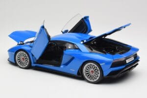 Lamborghini Aventador S LP740-4 Blue Nila AUTOart 1:18 79134 Métal Moulé — image 5 sur 8