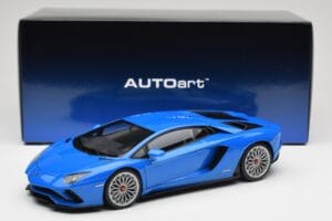 Lamborghini Aventador S LP740-4 Blue Nila AUTOart 1:18 79134 Métal Moulé — image 8 sur 8