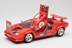 Lamborghini Countach Rouge Bburago 1:18 3047 Métal Moulé — image 2 sur 8