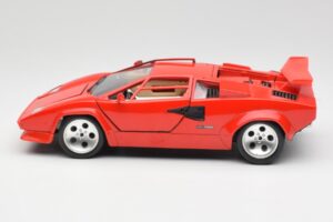 Lamborghini Countach Rouge Bburago 1:18 3047-M1 Métal Moulé — image 4 sur 8