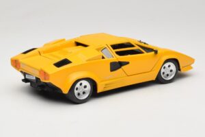 Lamborghini Countach TC Jaune Tonka 1:18 09035-R1 Métal Moulé — image 3 sur 8