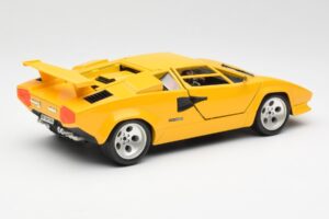 Lamborghini Countach Jaune Bburago 1:18 3037 Métal Moulé — image 3 sur 8