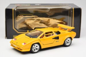 Lamborghini Countach Jaune Bburago 1:18 3037 Métal Moulé — image 8 sur 8