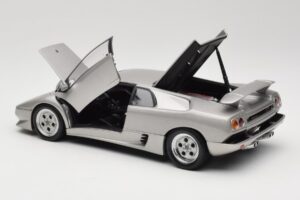 Lamborghini Diablo Argent AUTOart 1:18 70071 Métal Moulé — image 5 sur 8