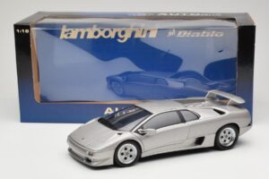 Lamborghini Diablo Argent AUTOart 1:18 70071 Métal Moulé — image 8 sur 8