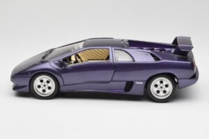 Lamborghini Diablo Violet Maisto 1:18 3028 Métal Moulé — image 4 sur 8