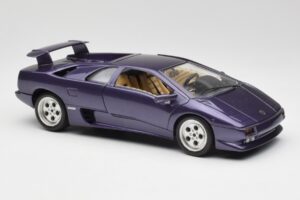 Lamborghini Diablo Violet Maisto 1:18 3028 Métal Moulé — image 6 sur 8