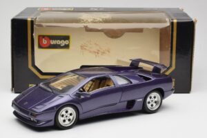 Lamborghini Diablo Violet Maisto 1:18 3028 Métal Moulé — image 8 sur 8