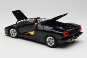 Lamborghini Diablo Roadster Noir AUTOart 1:18 70093-R1 Métal Moulé — image 6 sur 10