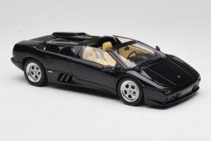 Lamborghini Diablo Roadster Noir AUTOart 1:18 70093-R1 Métal Moulé — image 7 sur 10