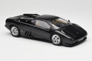 Lamborghini Diablo Roadster Noir AUTOart 1:18 70093-R1 Métal Moulé — image 8 sur 10