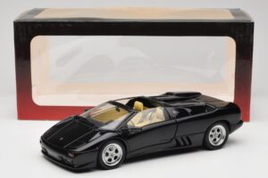 Lamborghini Diablo Roadster Noir AUTOart 1:18 70093-R1 Métal Moulé — image 10 sur 10