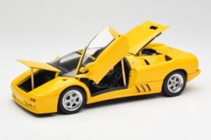 Lamborghini Diablo Roadster Jaune AUTOart 1:18 70092 Métal Moulé — image 2 sur 8