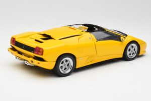 Lamborghini Diablo Roadster Jaune AUTOart 1:18 70092 Métal Moulé — image 3 sur 8