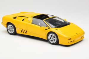Lamborghini Diablo Roadster Jaune AUTOart 1:18 70092 Métal Moulé — image 6 sur 8