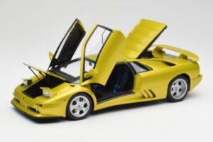 Lamborghini Diablo SE30 Anniversary Edition Jaune Spyder AUTOart 1:18 79157 Métal Moulé — image 2 sur 8