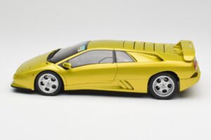 Lamborghini Diablo SE30 Anniversary Edition Jaune Spyder AUTOart 1:18 79157 Métal Moulé — image 4 sur 8