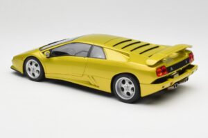 Lamborghini Diablo SE30 Anniversary Edition Jaune Spyder AUTOart 1:18 79157 Métal Moulé — image 7 sur 8