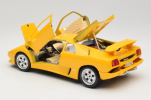 Lamborghini Diablo Jaune Bburago 1:18 3041-M2 Métal Moulé — image 5 sur 8
