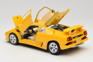 Lamborghini Diablo Jaune Bburago 1:18 3041 Métal Moulé — image 5 sur 8