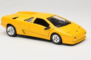 Lamborghini Diablo Jaune Tonka 1:18 09035 Métal Moulé — image 6 sur 8
