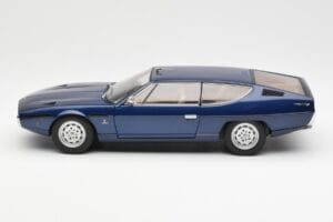 Lamborghini Espada Bleu Metallic AUTOart 1:18 74502 Métal Moulé — image 4 sur 8
