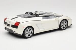 Lamborghini Gallardo Concept S Blanc Motormax 1:18 79156 Métal Moulé — image 3 sur 8