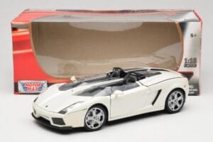 Lamborghini Gallardo Concept S Blanc Motormax 1:18 79156 Métal Moulé — image 8 sur 8
