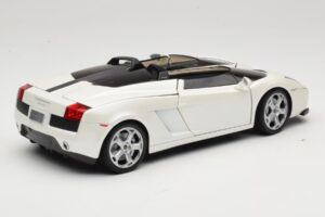 Lamborghini Gallardo Concept Blanc Mondo Motors 1:18 146432 Métal Moulé — image 3 sur 8