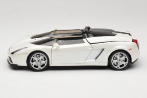 Lamborghini Gallardo Concept Blanc Mondo Motors 1:18 146432 Métal Moulé — image 4 sur 8