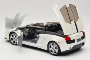 Lamborghini Gallardo Concept Blanc Mondo Motors 1:18 146432 Métal Moulé — image 5 sur 8