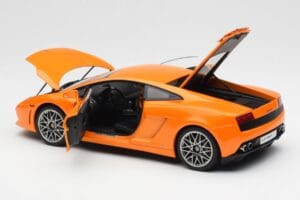 Lamborghini Gallardo LP560-4 Orange AUTOart 1:18 74593 Métal Moulé — image 5 sur 8