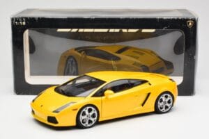 Lamborghini Gallardo Metallic Jaune AUTOart 1:18 74571 Métal Moulé — image 8 sur 8