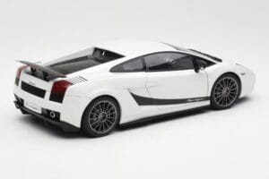 Lamborghini Gallardo Superleggera Monocerus Metallic Blanc AUTOart 1:18 74585 Métal Moulé — image 3 sur 8